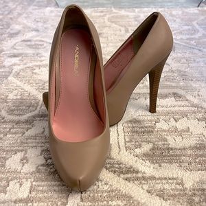 Super cute nude platform heels